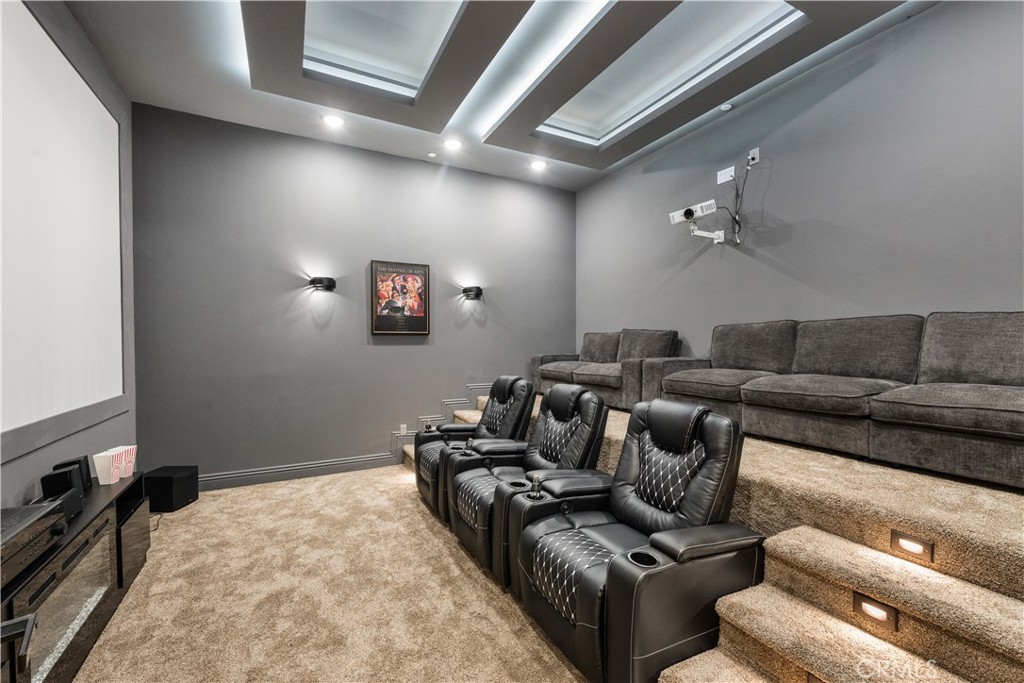 25700 El Chaval Place Temecula, CA 92590 - Photo 5 of 66 a living room with furniture