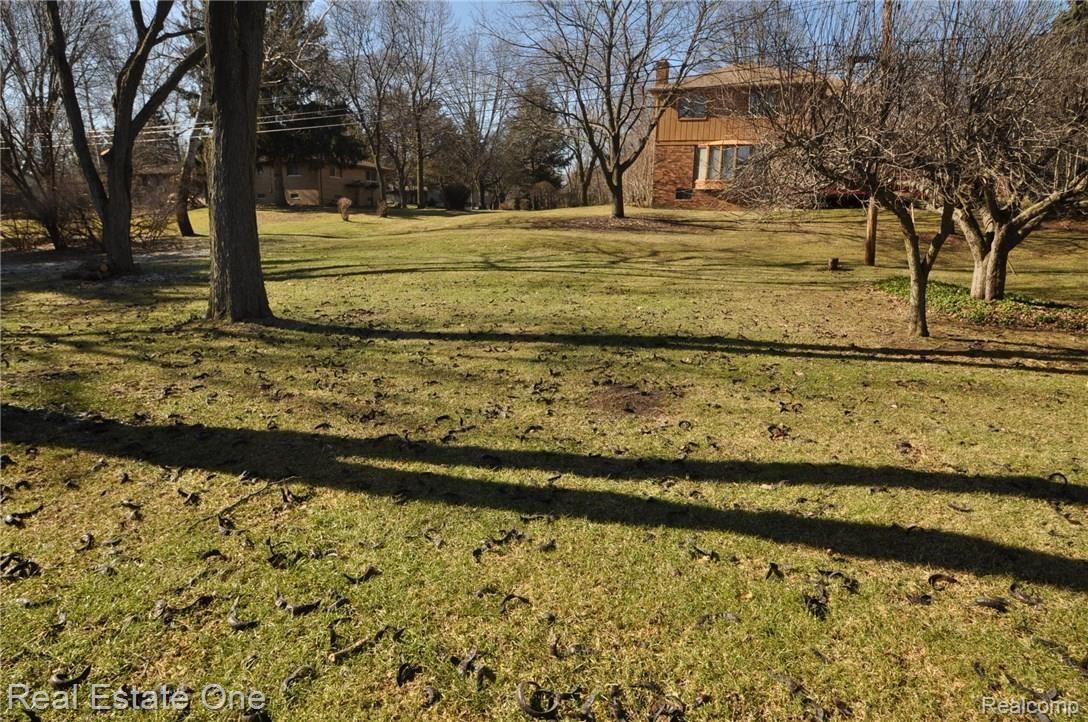 1640 Bretton Drive North Rochester, MI 48309 - Photo 38 of 42 DSC_3136.JPG