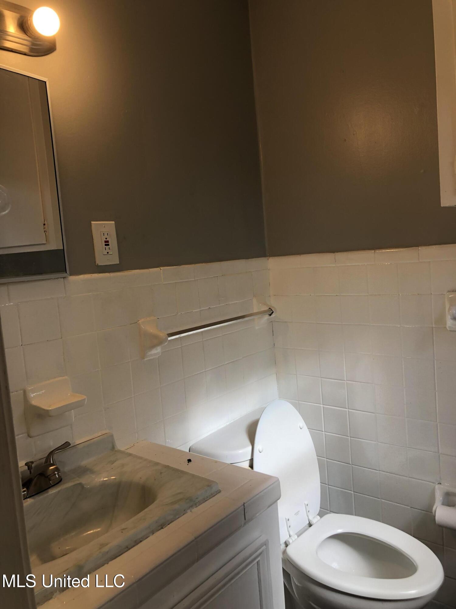 2750 Pinedale Street Jackson, MS 39204 - Photo 11 of 17 IMG_3337