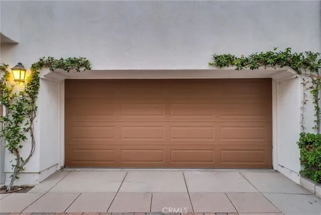 a view of entryway with flower pots