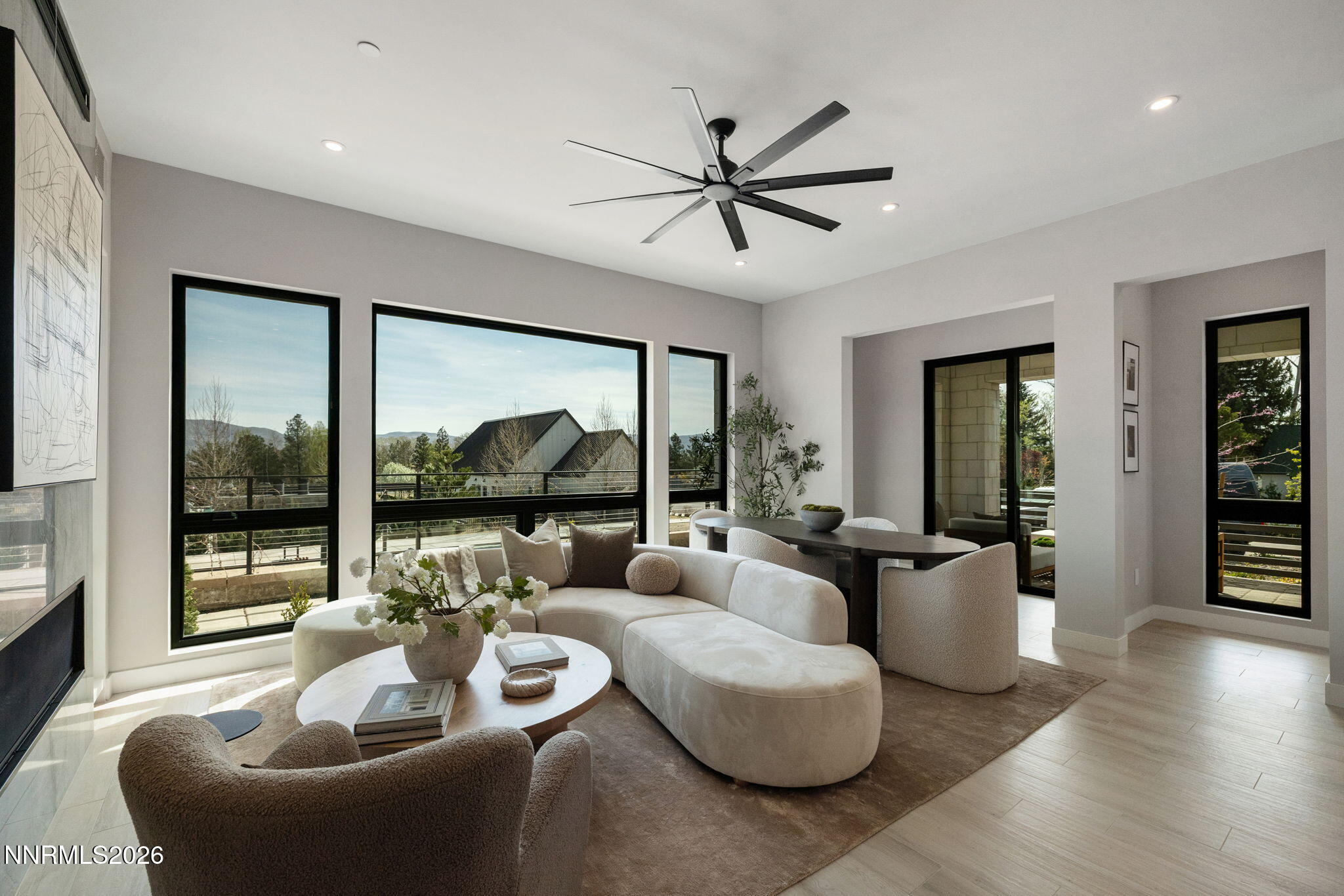 46-web-or-mls-84 Caballada St -46