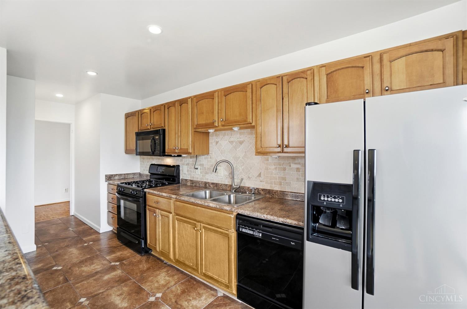 2324 Madison Road, Unit 403 Cincinnati, OH 45208 - Photo 19 of 40