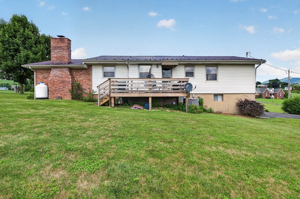 89 Arch Barrett Drive Rosedale, VA 24280 - Photo 3 of 33 Gallery Image 3