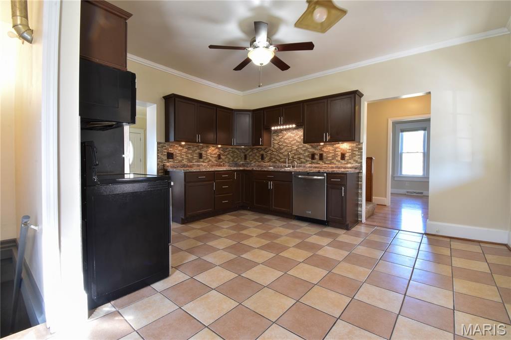 500 East Benton Street Mount Olive, IL 62069 - Photo 2 of 51