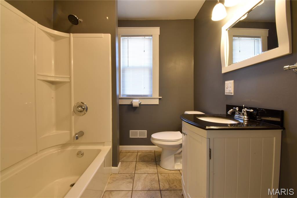 500 East Benton Street Mount Olive, IL 62069 - Photo 23 of 51