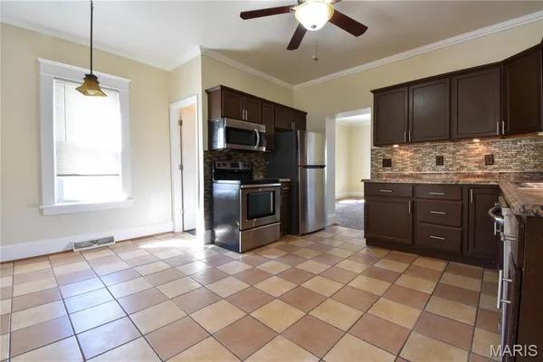 $239,900 | 500 East Benton Street, Mount Olive, IL 62069