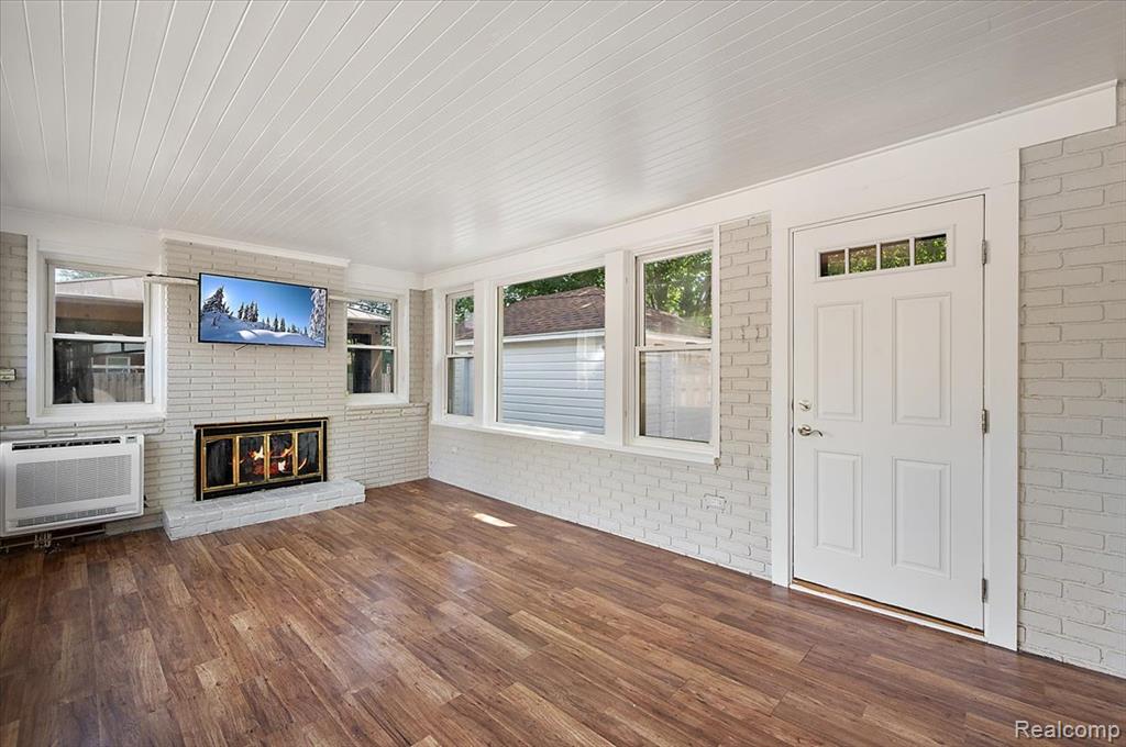 1450 Hampton Road Grosse Pointe Woods, MI 48236 - Photo 31 of 53