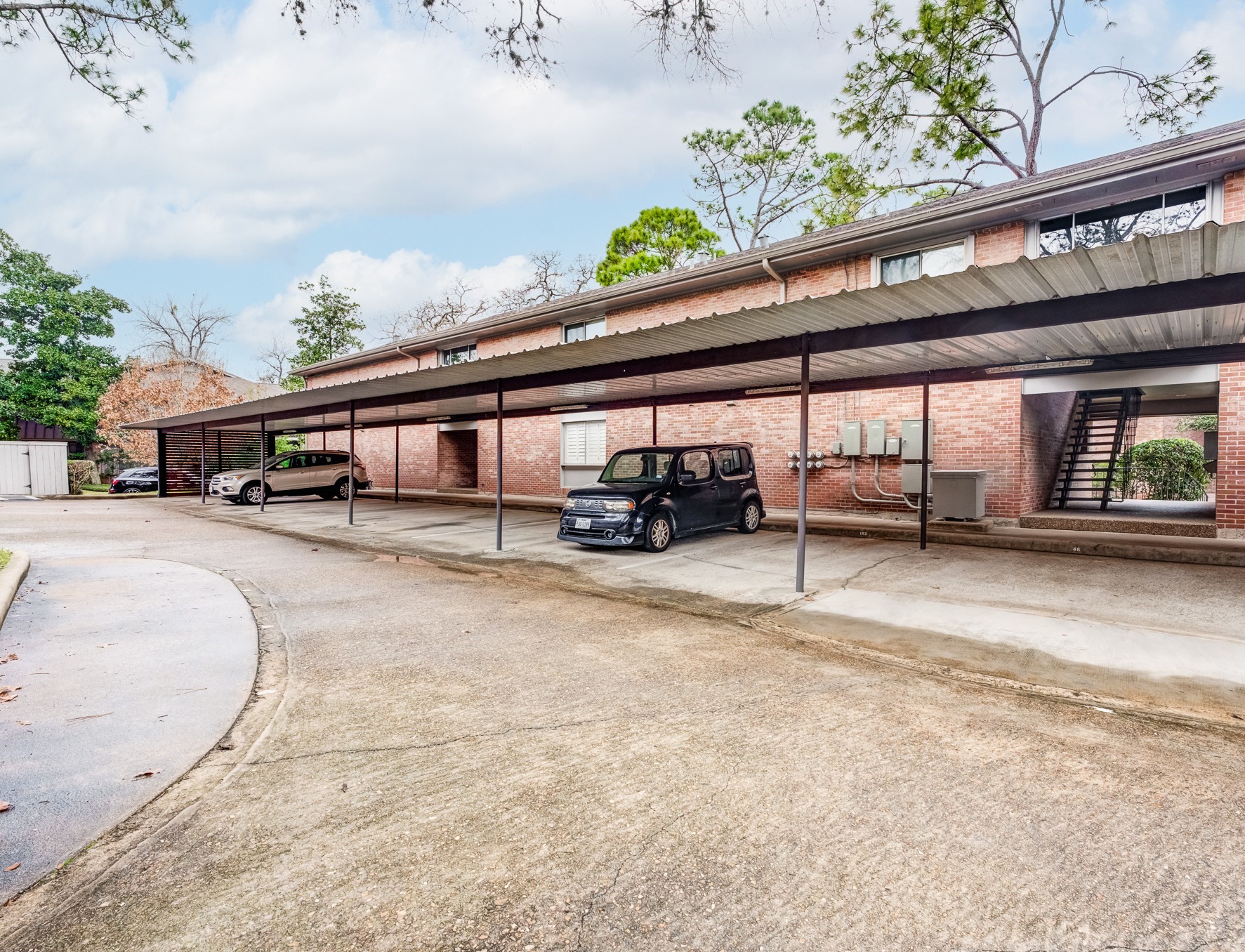6480 Bayou Glen Road Houston, TX 77057 - Photo 11 of 17 Covered parking space