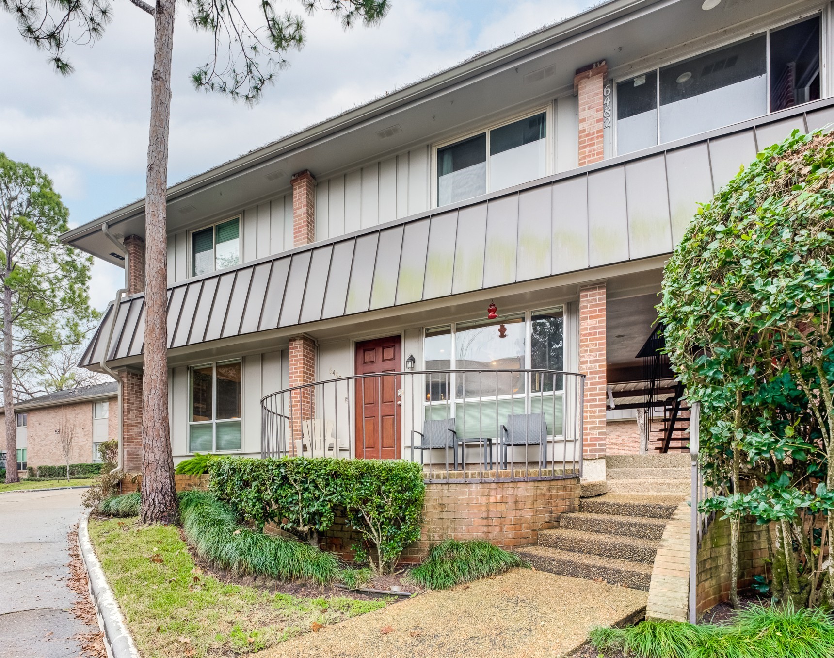 6480 Bayou Glen Road Houston, TX 77057 - Photo 14 of 17 Another view of front