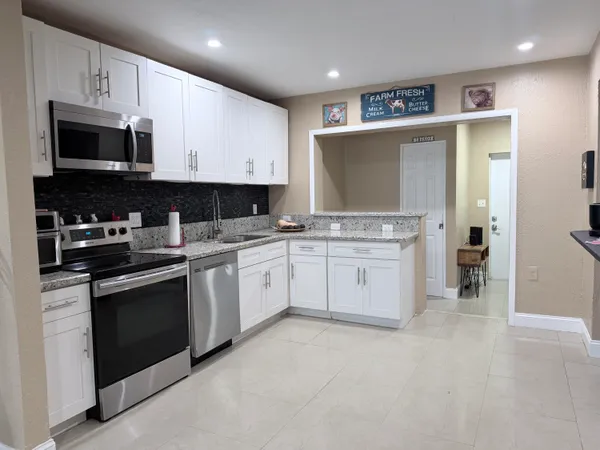 $650,000 | 2000 Southwest 95th Terrace, Miramar, FL 33025