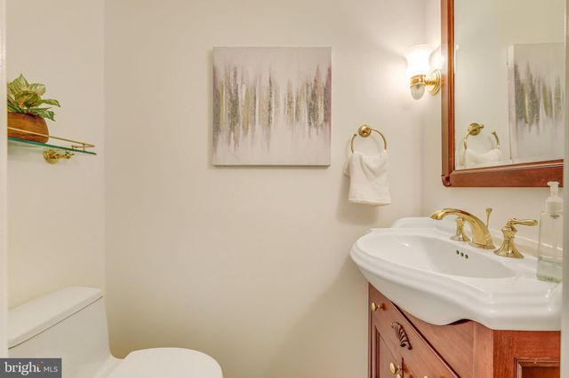 $1,100,000 | 6759 Towne Lane Road, McLean, VA 22101