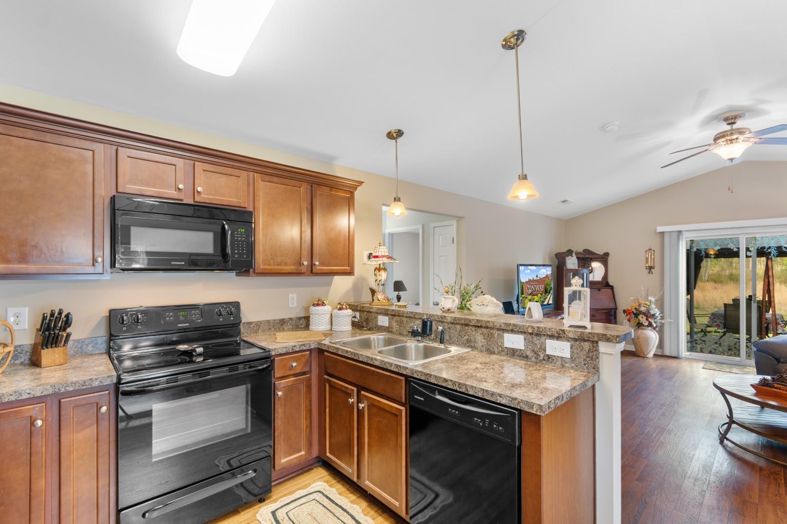 1421 Leatherman Road Conway, SC 29527 - Photo 5 of 33