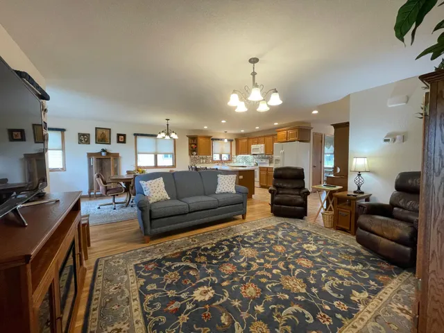 $279,900 | 109 Brittany Way Southeast, Grand Meadow, MN 55936