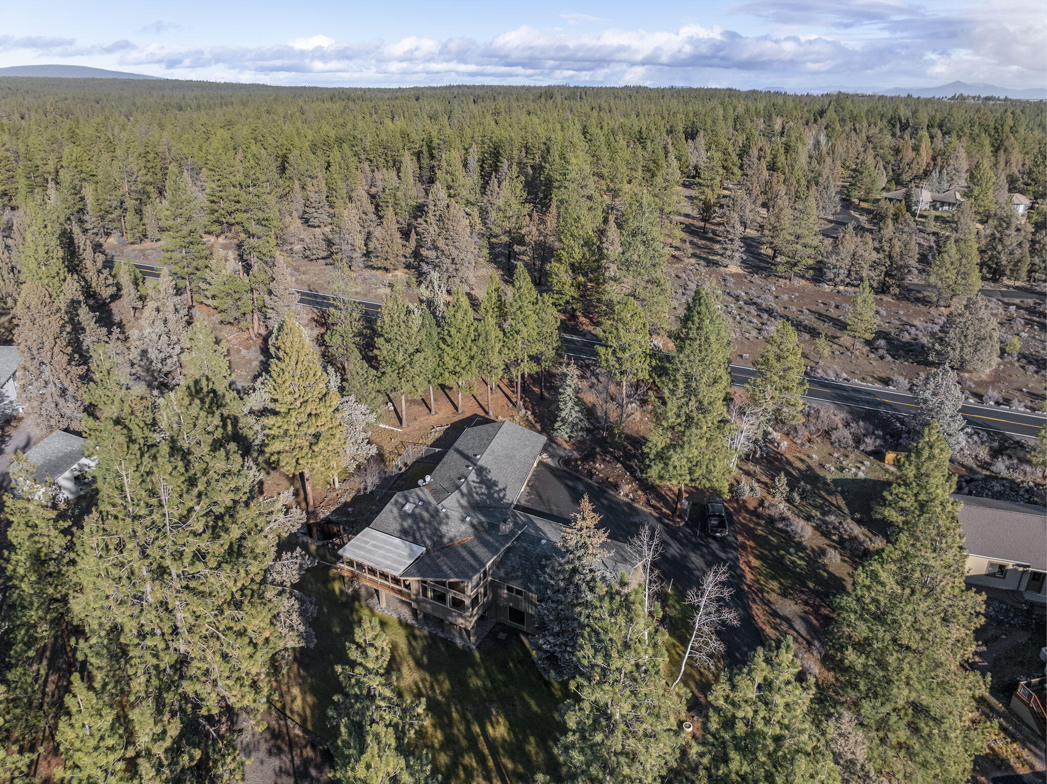 69944 Meadow View Road Sisters, OR 97759 - Photo 61 of 68 61-web-or-mls-DJI_20251219134008_0112_D