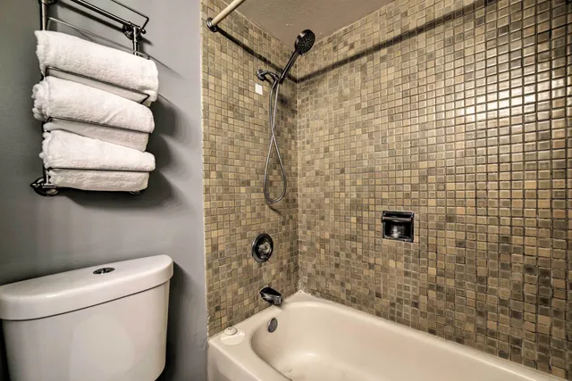 $755,000 | 4242 Lower Honoapiilani Road, Unit F207, Lahaina, HI 96761