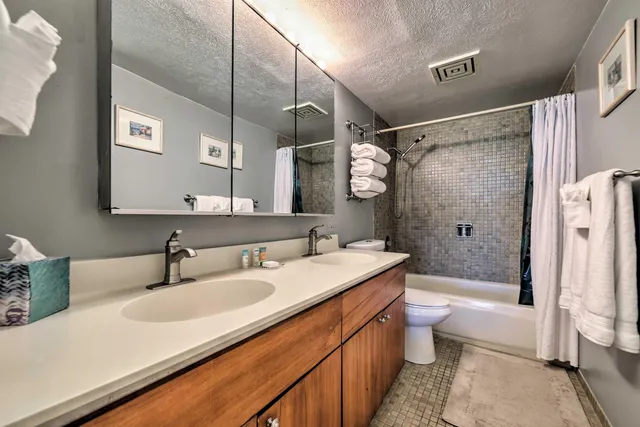 $755,000 | 4242 Lower Honoapiilani Road, Unit F207, Lahaina, HI 96761