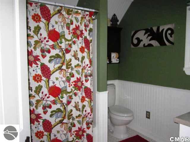 225 South Maple Alma, MI 48801 - Photo 14 of 23 1771381-13.JPG