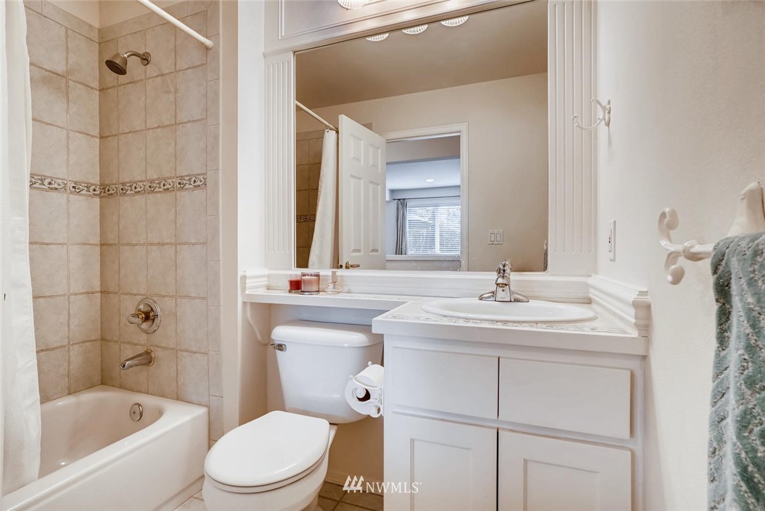 1402 241st Street Southeast Bothell, WA 98021 - Photo 11 of 24