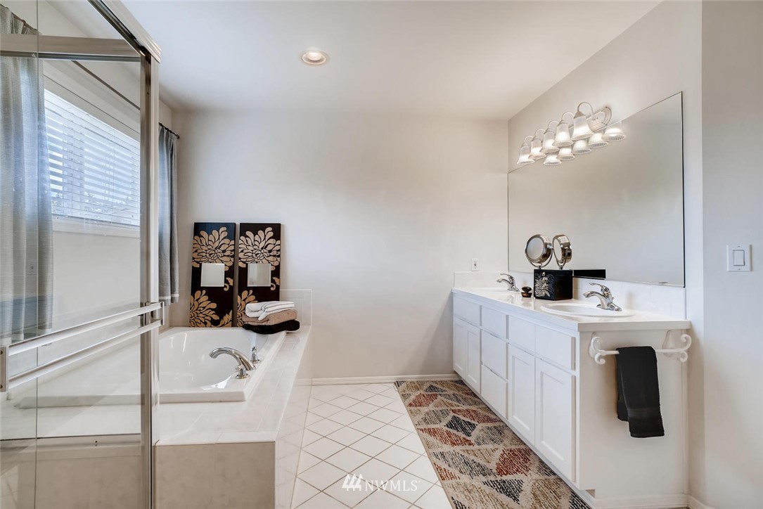 1402 241st Street Southeast Bothell, WA 98021 - Photo 14 of 24