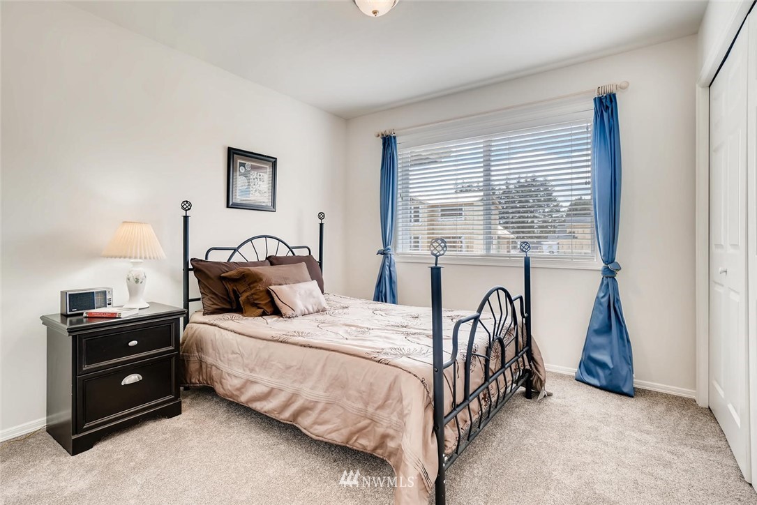 1402 241st Street Southeast Bothell, WA 98021 - Photo 18 of 24