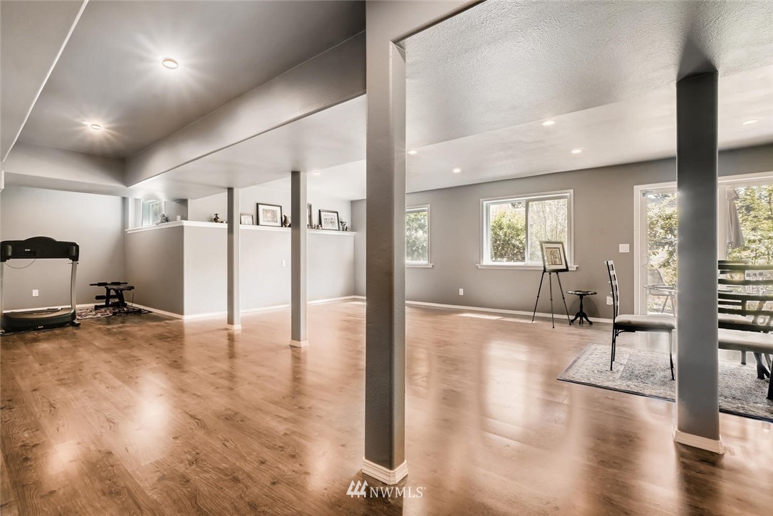 1402 241st Street Southeast Bothell, WA 98021 - Photo 21 of 24