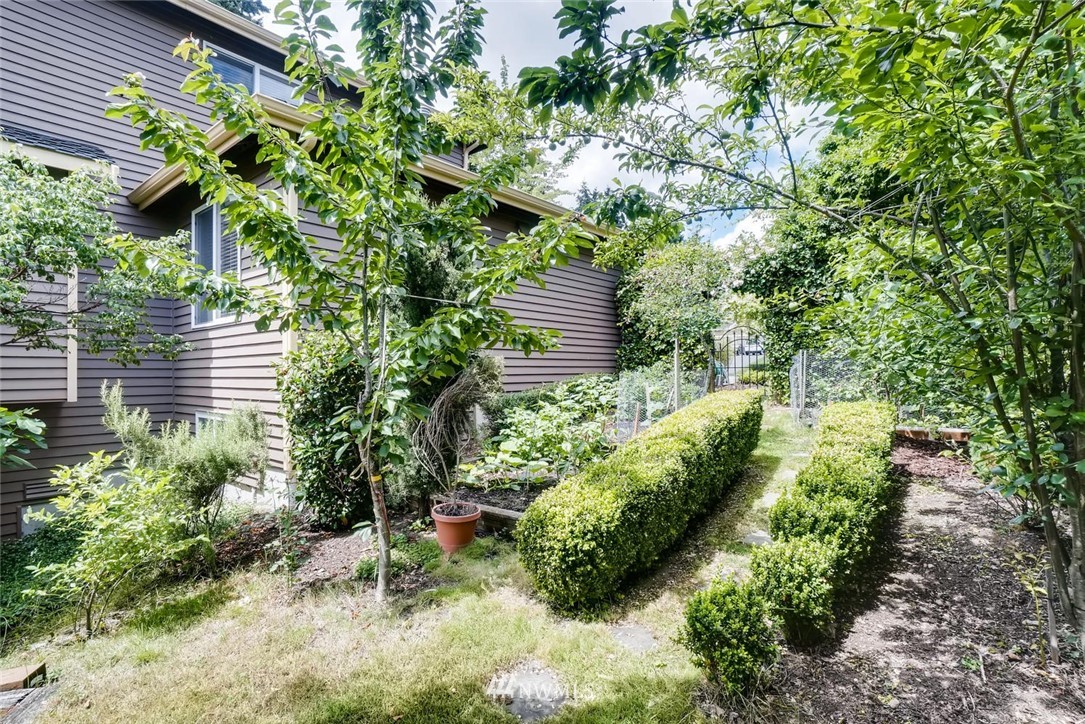 1402 241st Street Southeast Bothell, WA 98021 - Photo 23 of 24