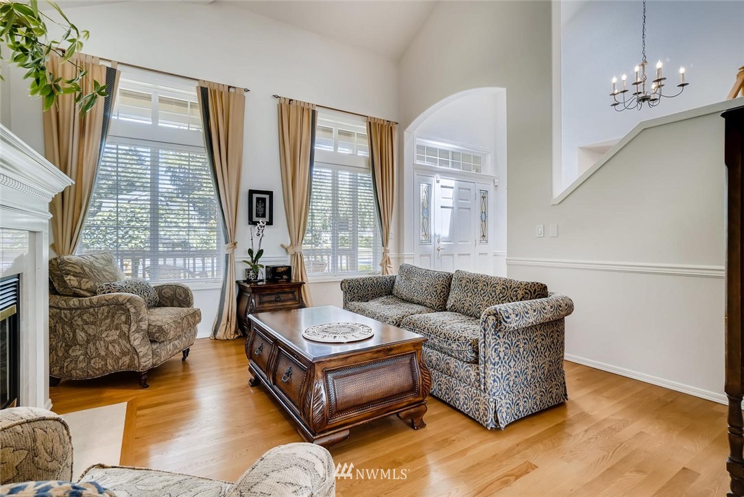 1402 241st Street Southeast Bothell, WA 98021 - Photo 4 of 24
