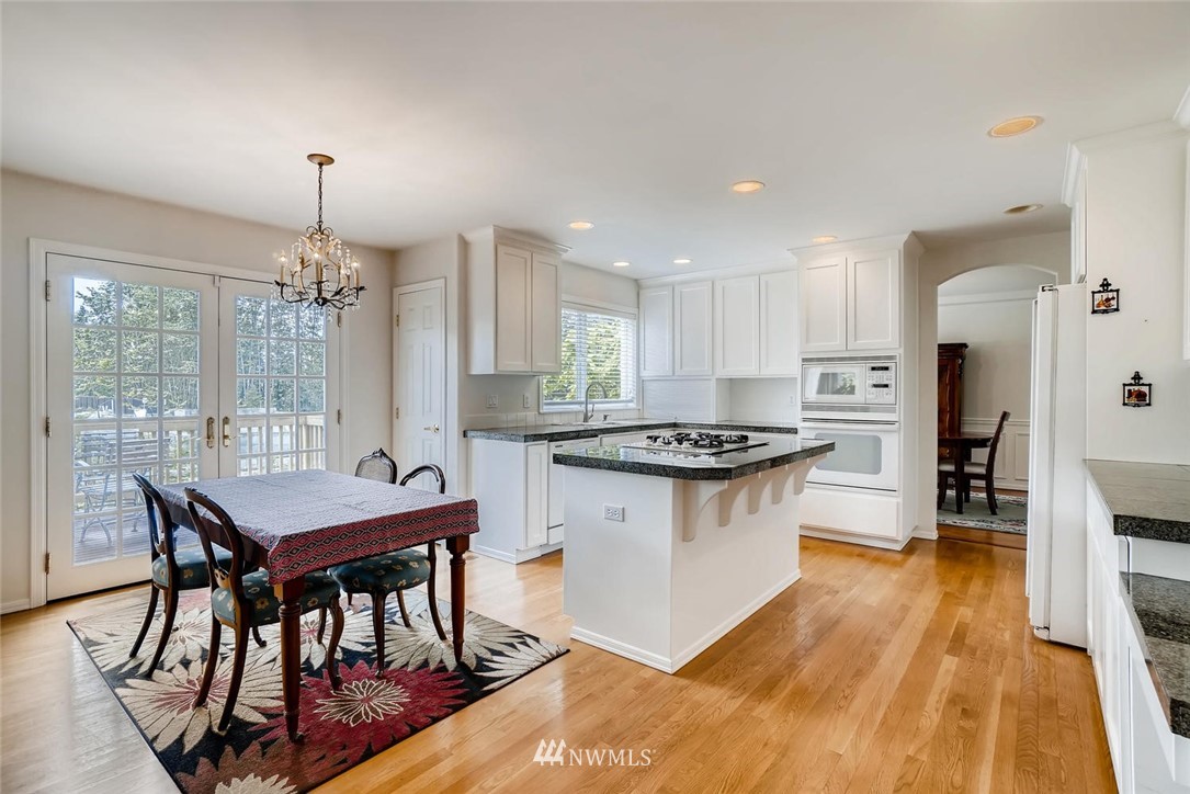 1402 241st Street Southeast Bothell, WA 98021 - Photo 6 of 24