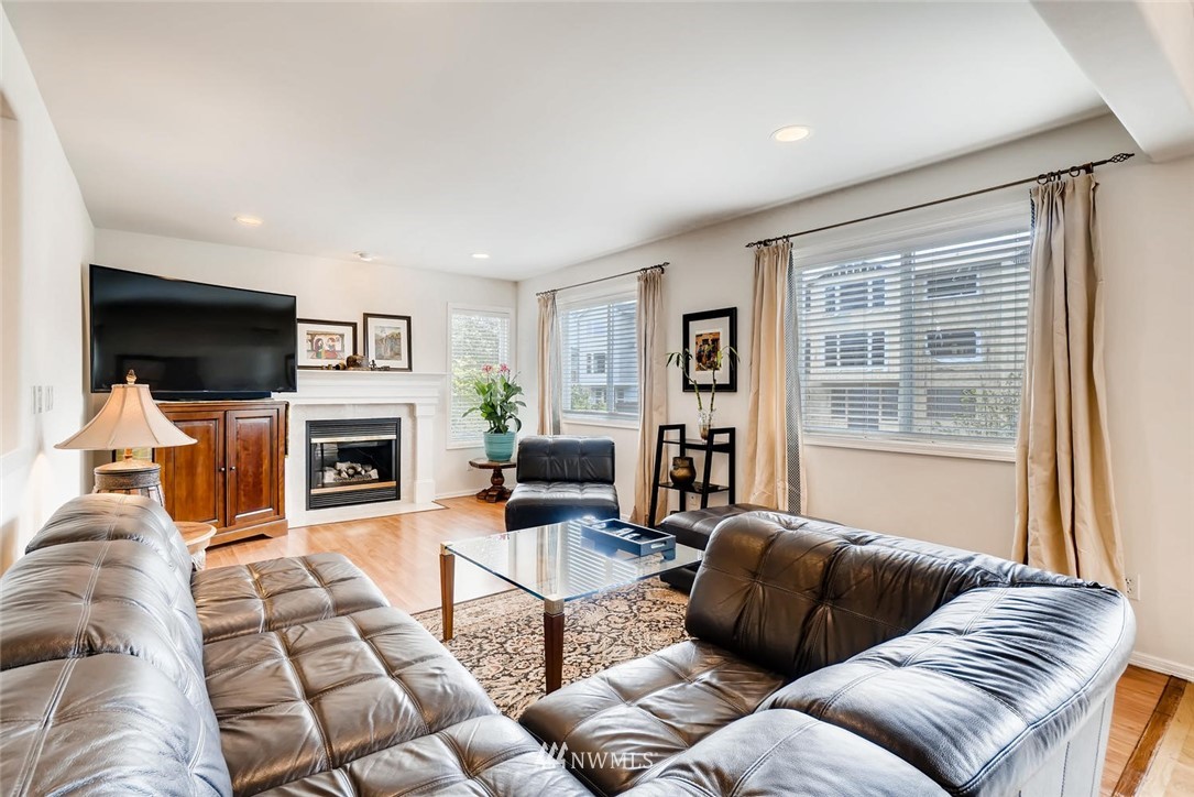 1402 241st Street Southeast Bothell, WA 98021 - Photo 9 of 24