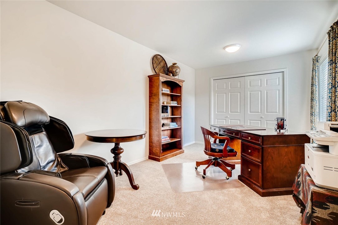 1402 241st Street Southeast Bothell, WA 98021 - Photo 10 of 24