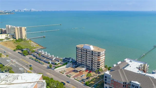 $975,000 | 4500 Ocean Drive, Unit 5A, Corpus Christi, TX 78412