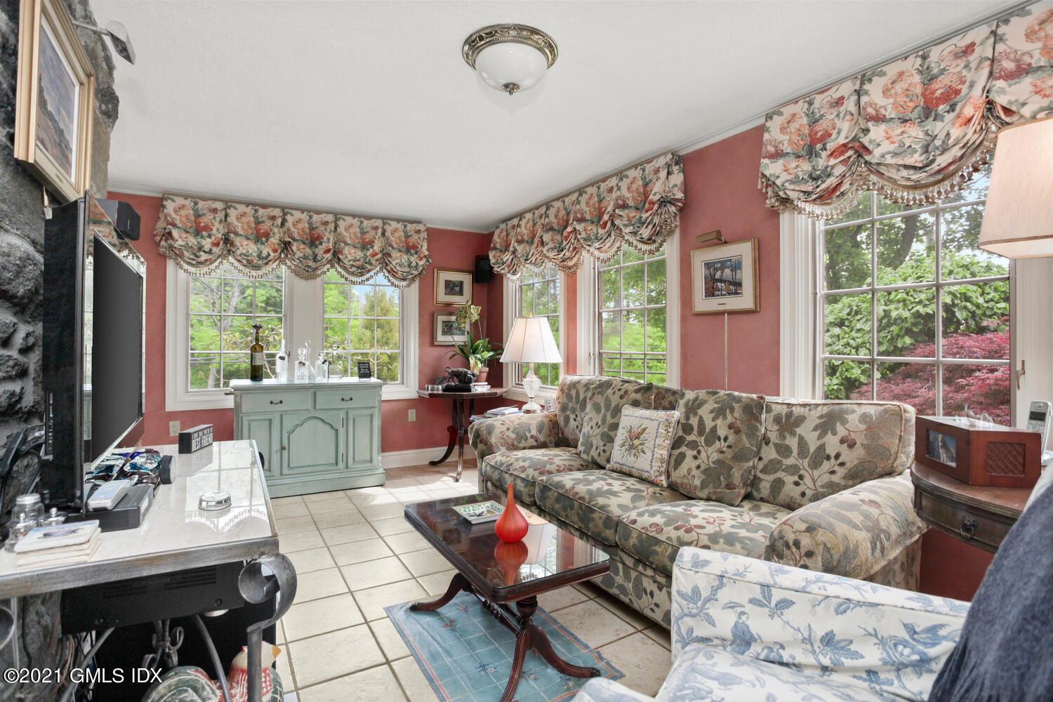 20 Byram Shore Road Greenwich, CT 06830 - Photo 7 of 39 20 Byram Shore Rd Greenwich CT-large-012