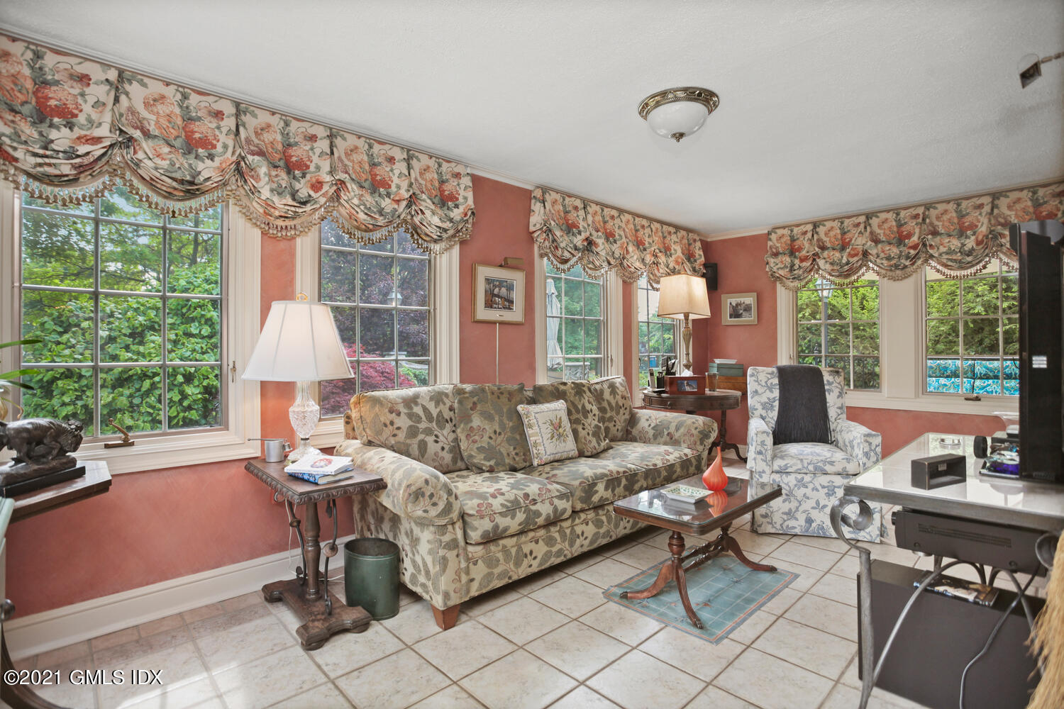 20 Byram Shore Road Greenwich, CT 06830 - Photo 8 of 39 20 Byram Shore Rd Greenwich CT-large-011