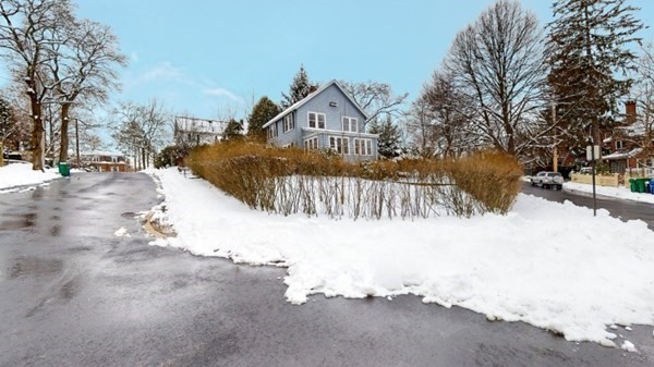 89 Eastbourne Road Newton, MA 02459 - Photo 3 of 26
