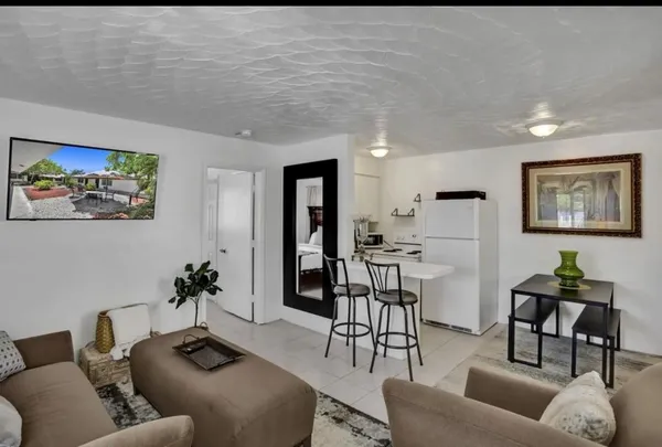 $1,625 | 820 Northeast 16th Avenue, Unit 8, Fort Lauderdale, FL 33304
