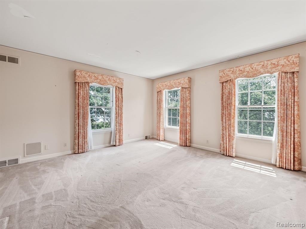 475 Lake Shore Road Grosse Pointe Farms, MI 48236 - Photo 29 of 44