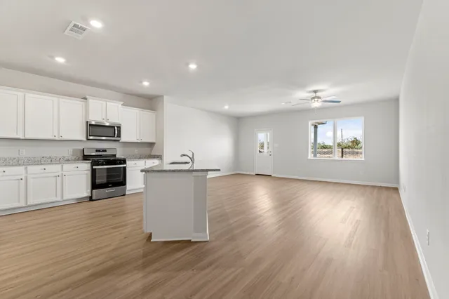 $319,900 | 2550 Green Jasper Drive, Iowa Colony, TX 77583