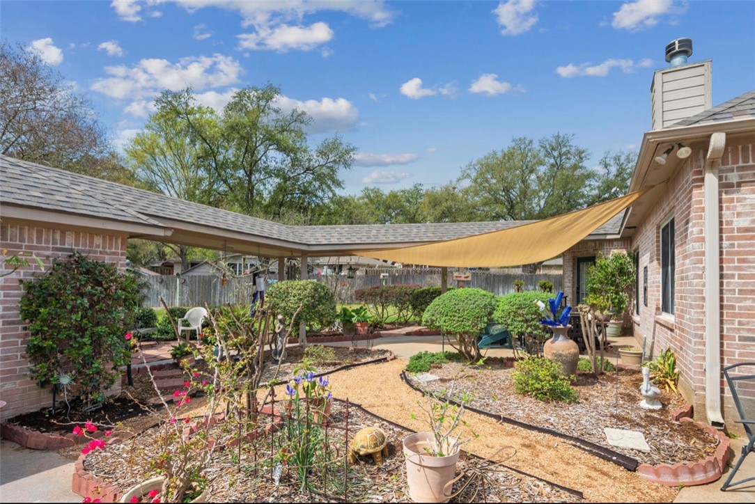 1400 Gun And Rod Road Brenham, TX 77833 - Photo 17 of 23 a view of an outdoor space patio and swimming pool