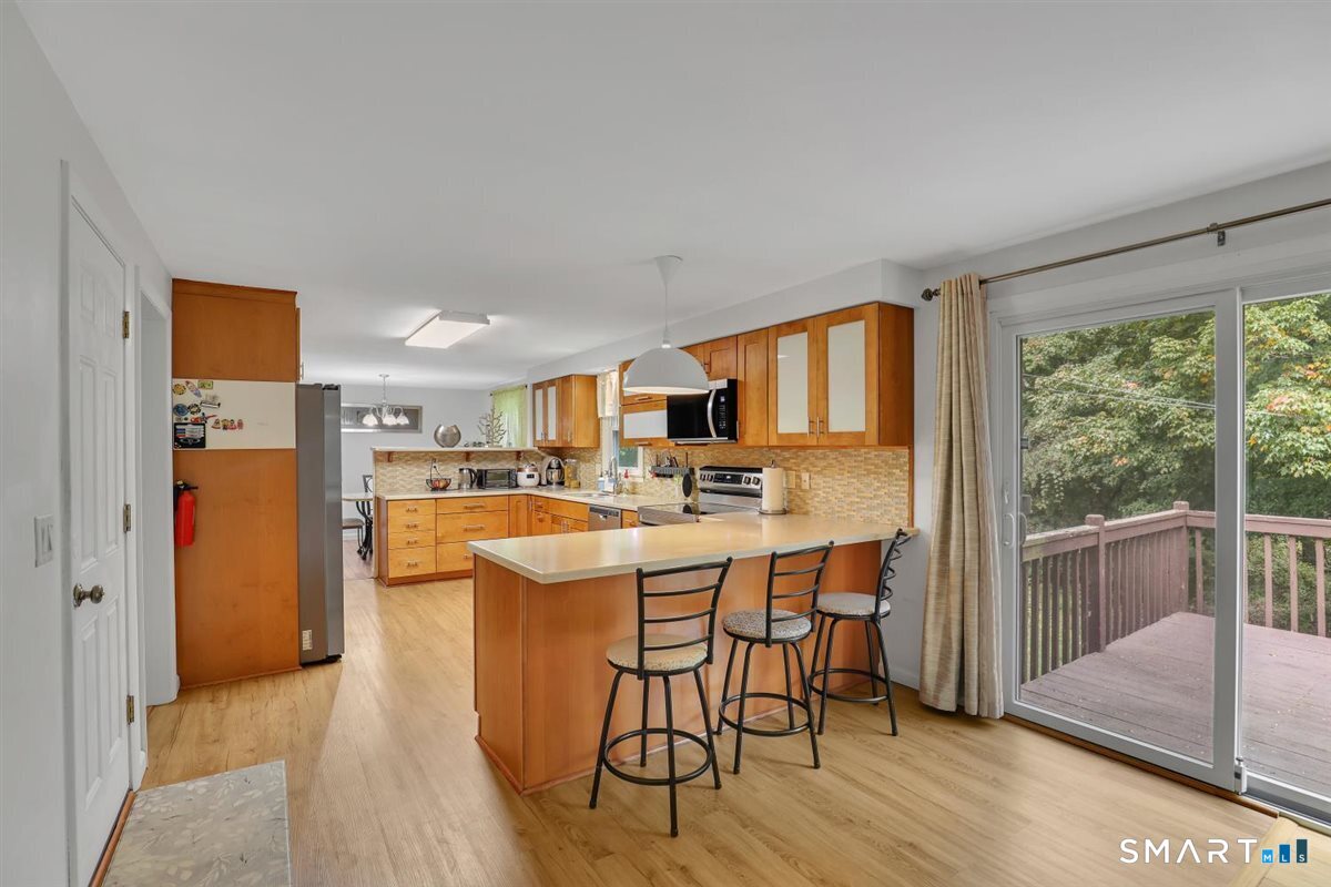 103 Grissom Road Manchester, CT 06042 - Photo 8 of 34 Gallery Image 8
