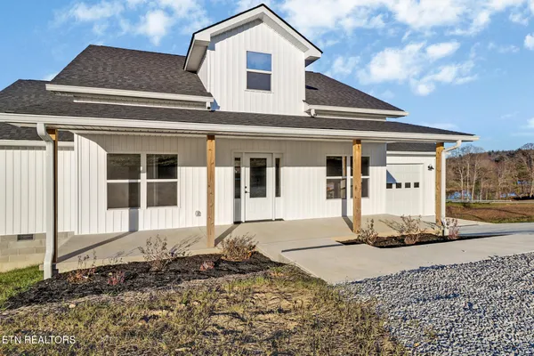 $334,000 | 167 Pine Creek Road, Oneida, TN 37841
