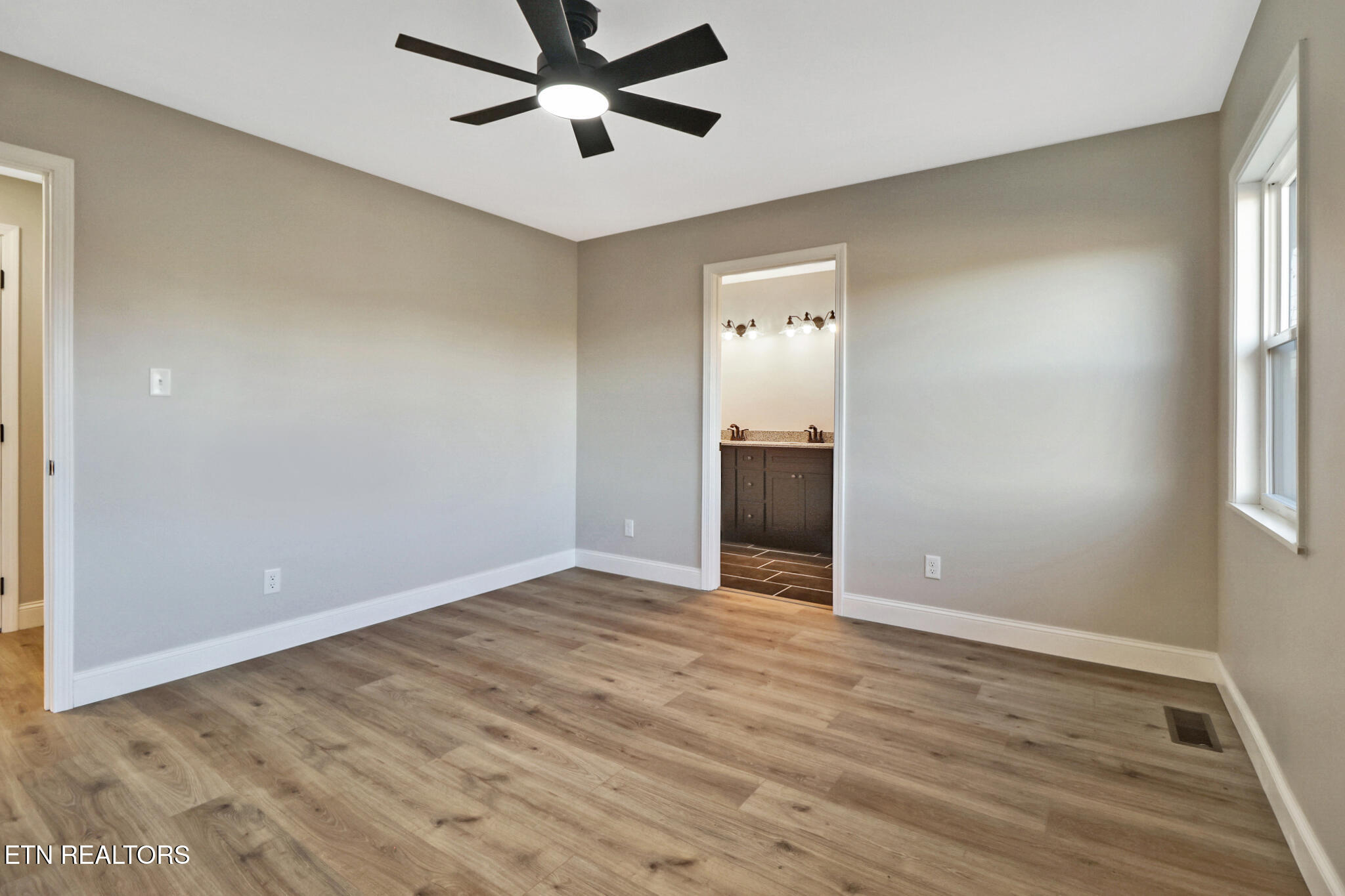 167 Pine Creek Road Oneida, TN 37841 - Photo 28 of 39 if1a7750-if1a7754 - Copy