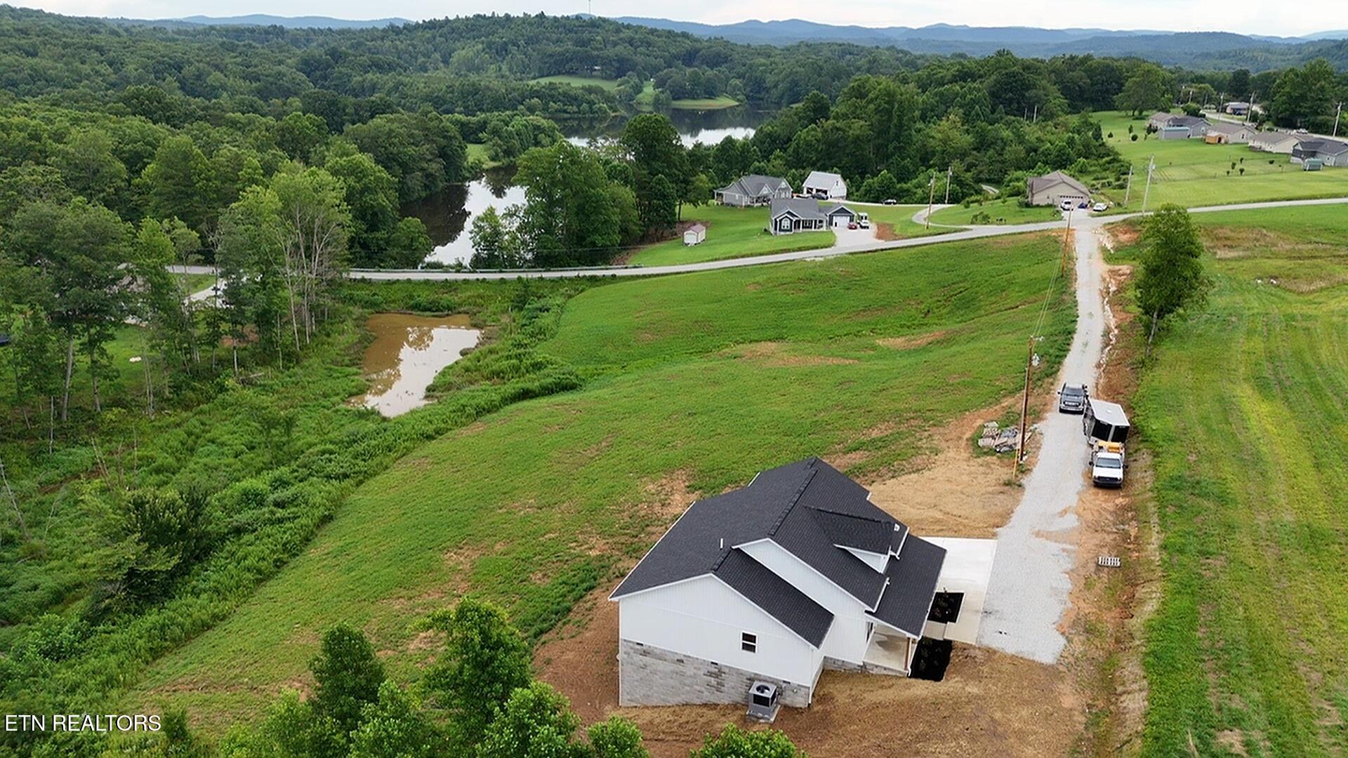 167 Pine Creek Road Oneida, TN 37841 - Photo 6 of 39 7