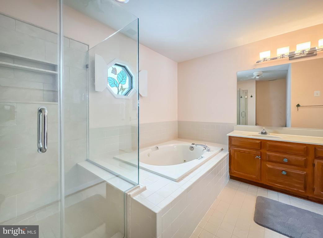 312 Edinburgh Road Chadds Ford, PA 19317 - Photo 28 of 41 En suite bath