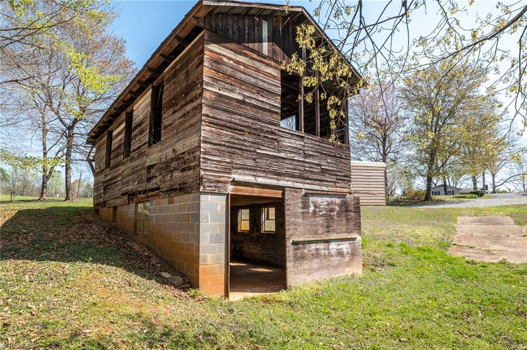 375 Johnson Ridge Road Elkin, NC 28621 - Photo 12 of 45 Gallery Image 12