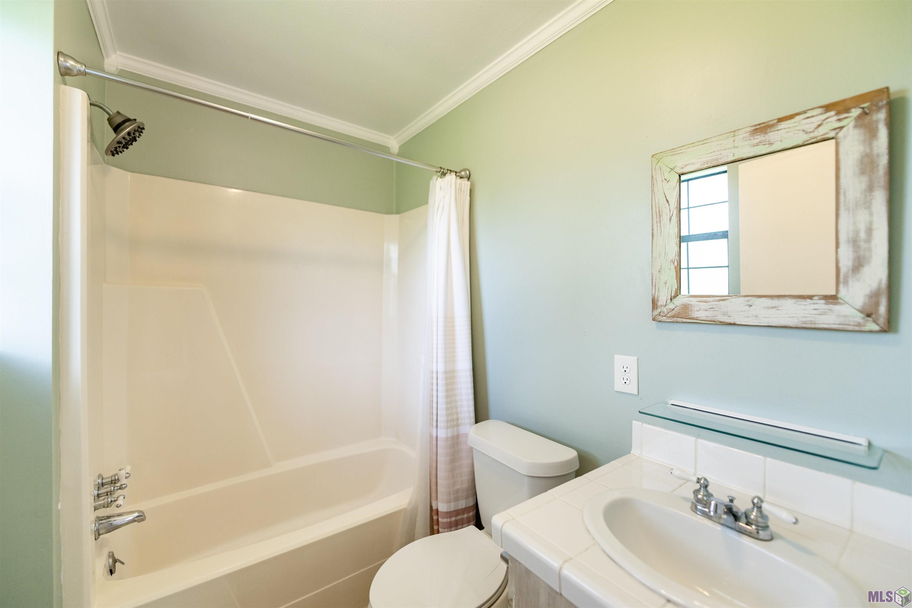 430 Fantastic Acres Boulevard Raceland, LA 70394 - Photo 11 of 23 primary en-suite bath