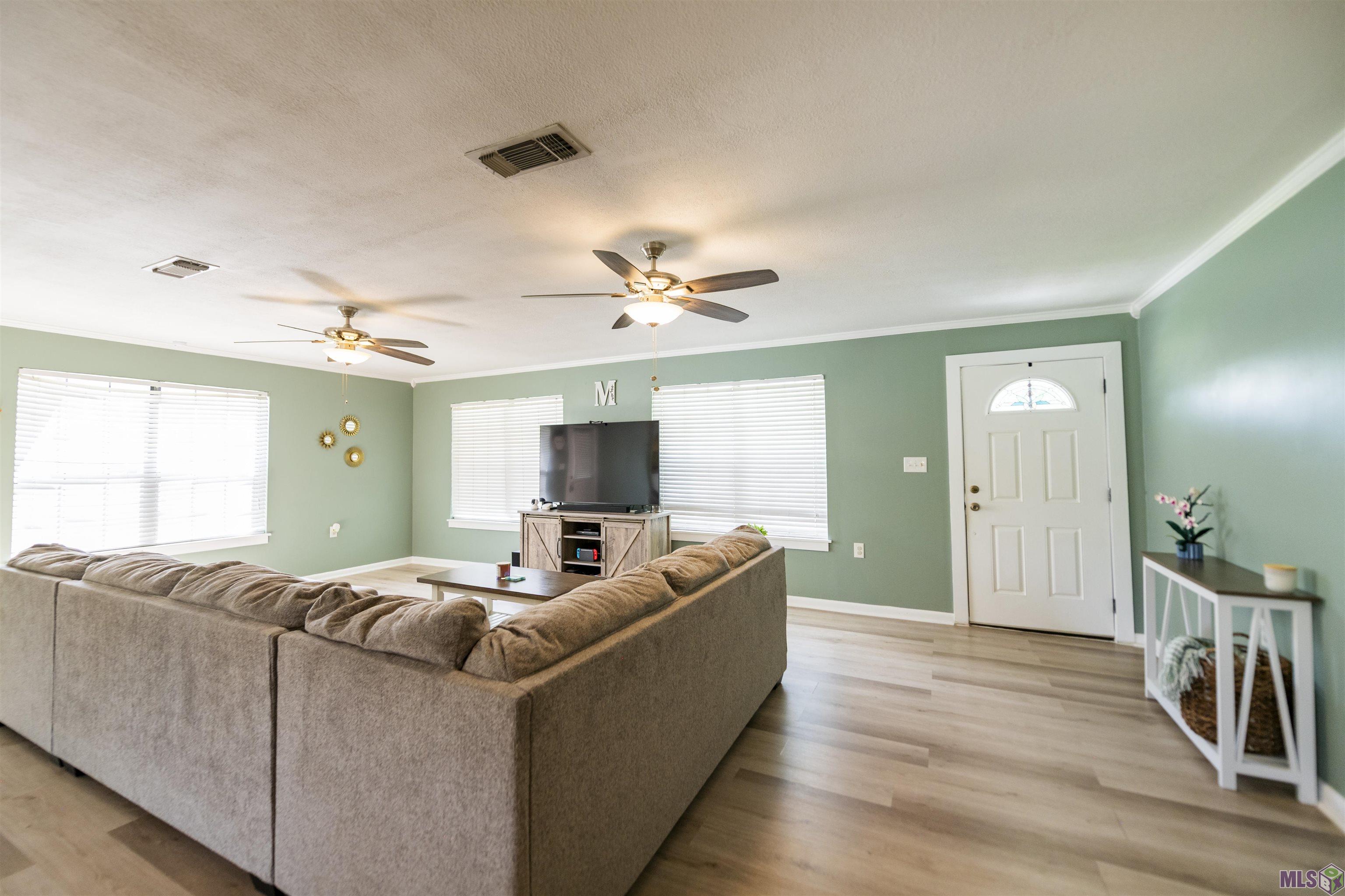 430 Fantastic Acres Boulevard Raceland, LA 70394 - Photo 4 of 23 living room view 3