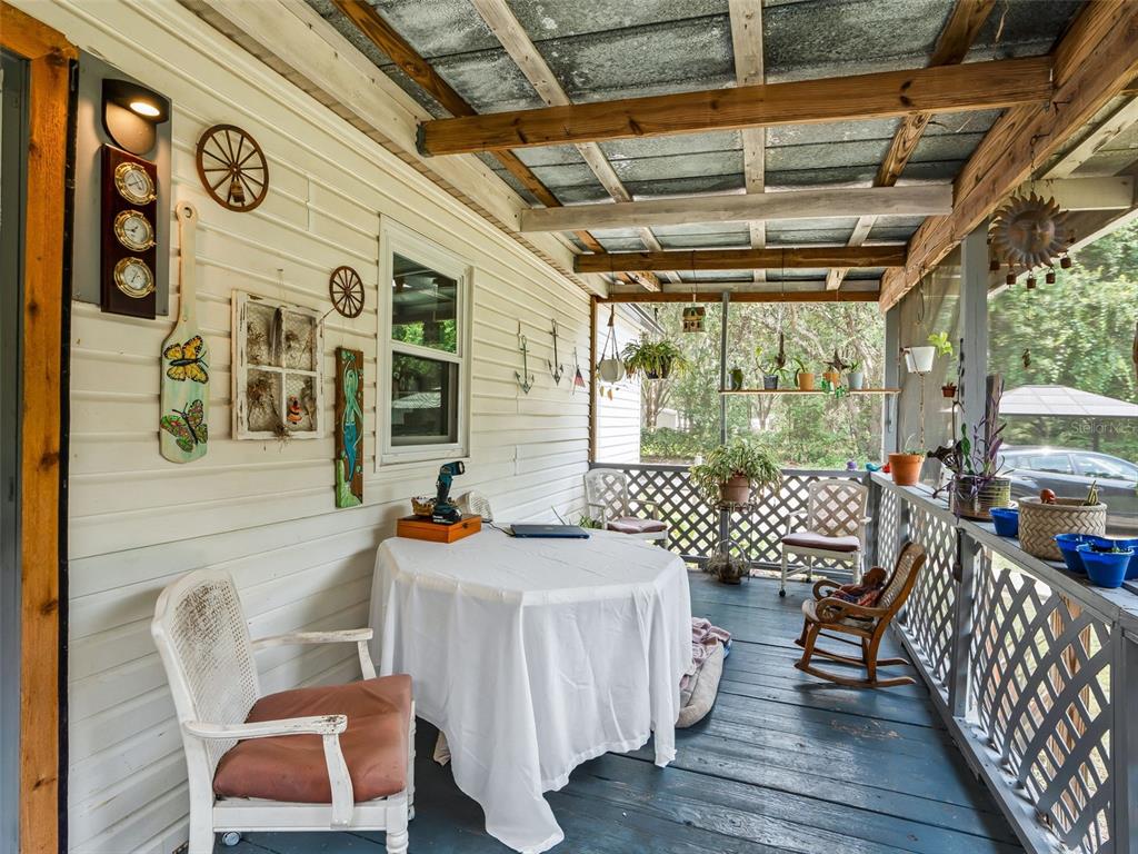 17090 Southeast 173rd Terrace Road Weirsdale, FL 32195 - Photo 28 of 54 a outdoor space with furniture
