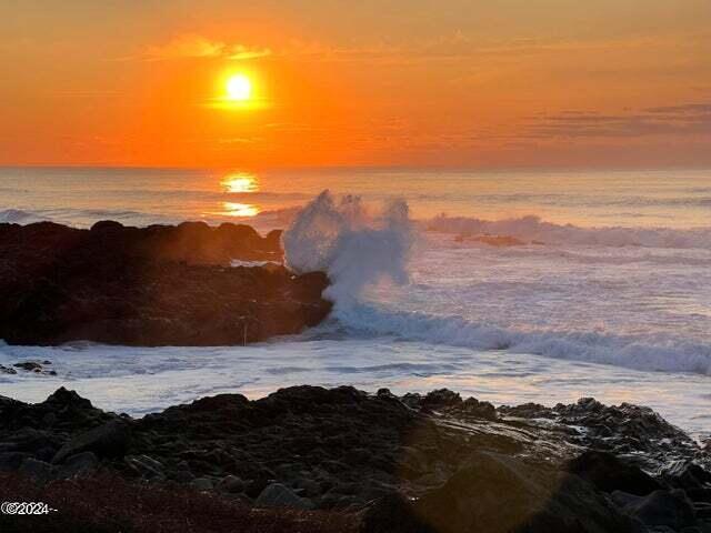2400 Elk Mountain Road Yachats, OR 97498 - Photo 10 of 11 water and rocks yachats