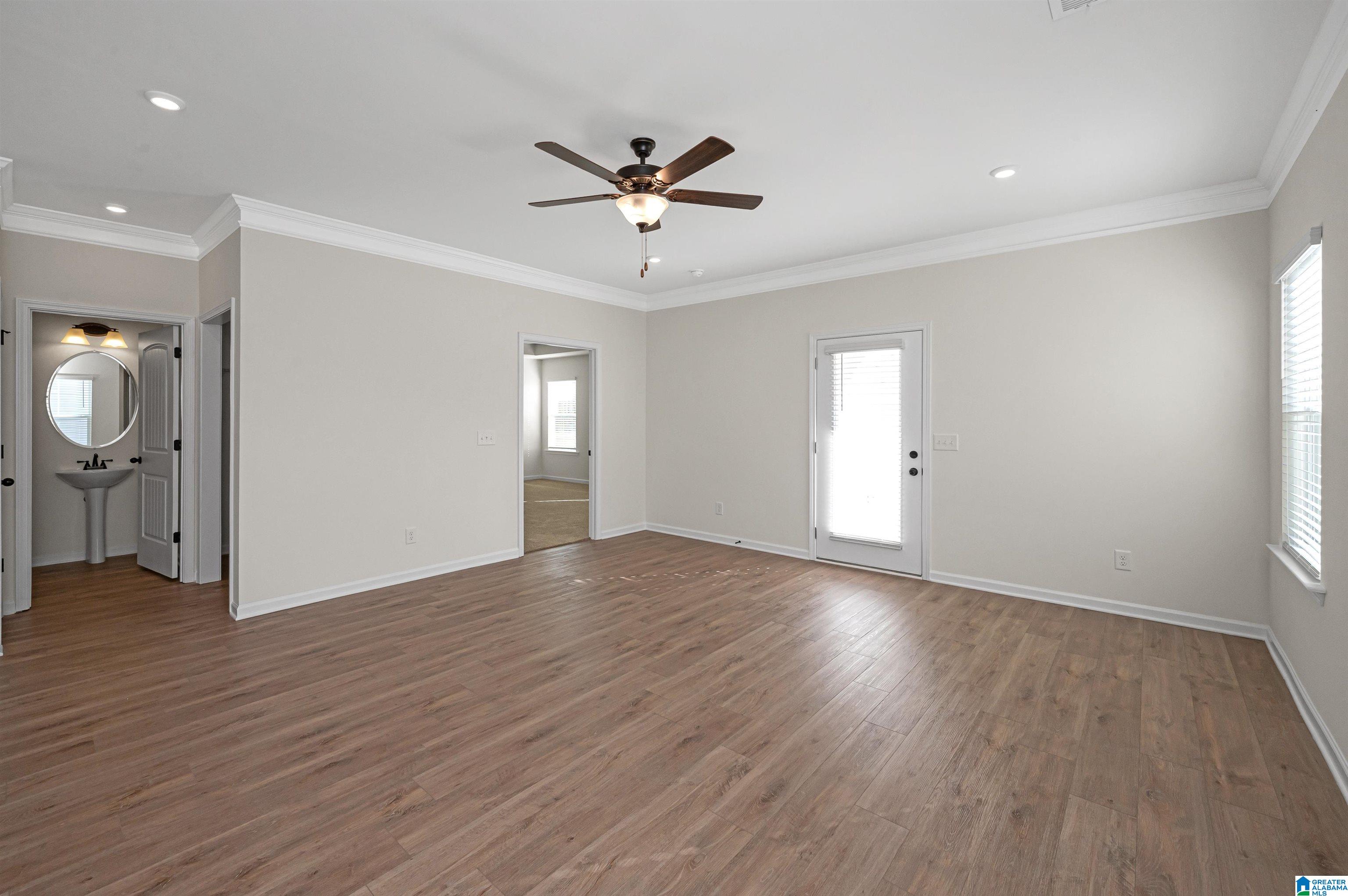916 Ridgeway Avenue Columbiana, AL 35051 - Photo 5 of 32