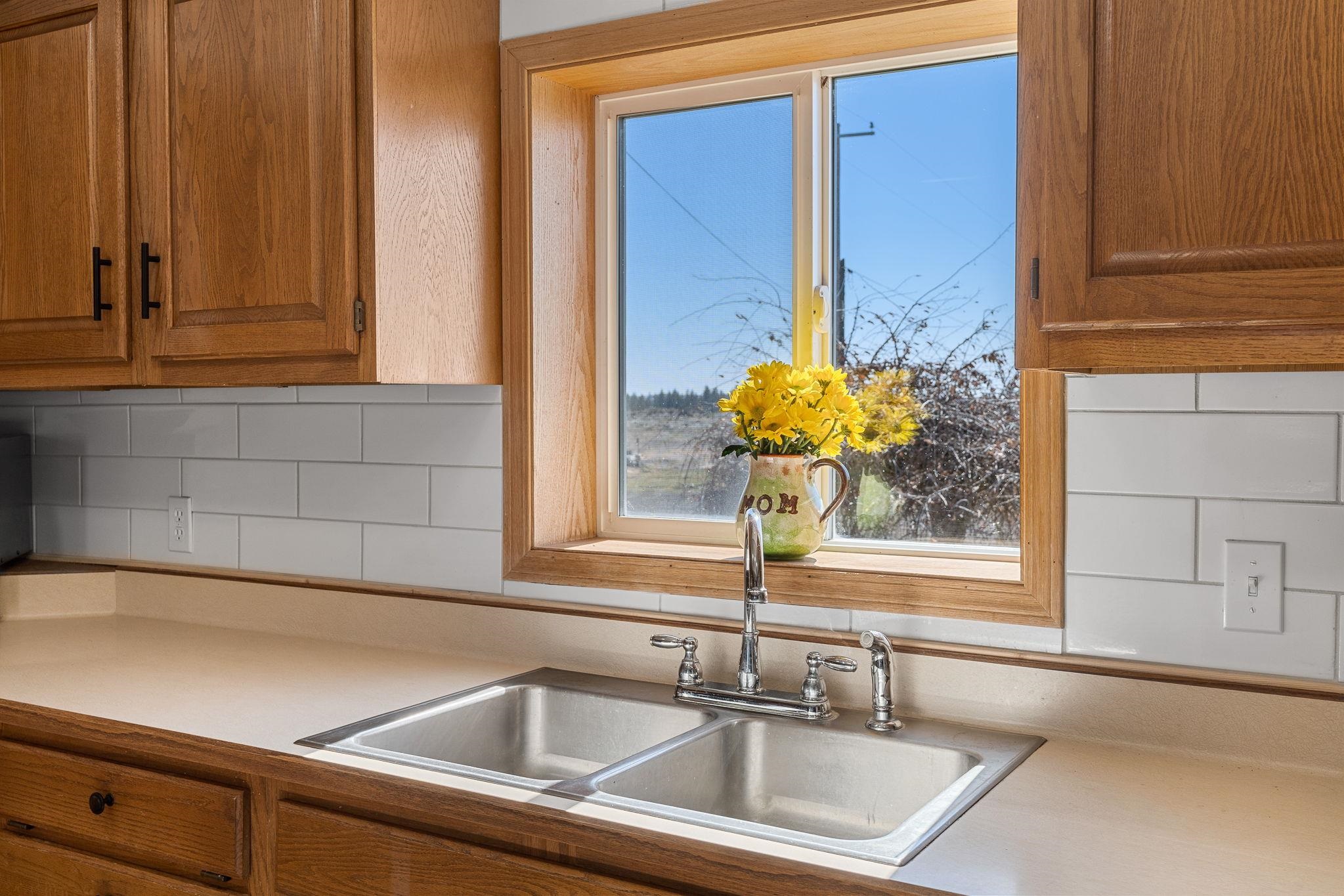 5606 South Stroup Road Medical Lake, WA 99022 - Photo 11 of 49 Gallery Image 11